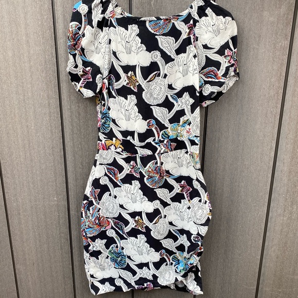 Topshop Dresses & Skirts - TopShop Floral Dress